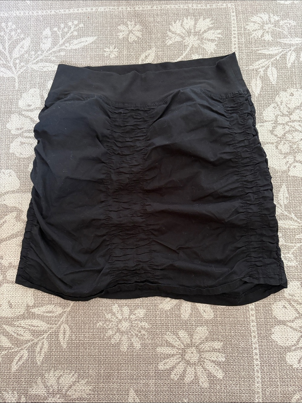 Black Ruched Mini Skirt – Sleek Everyday Style